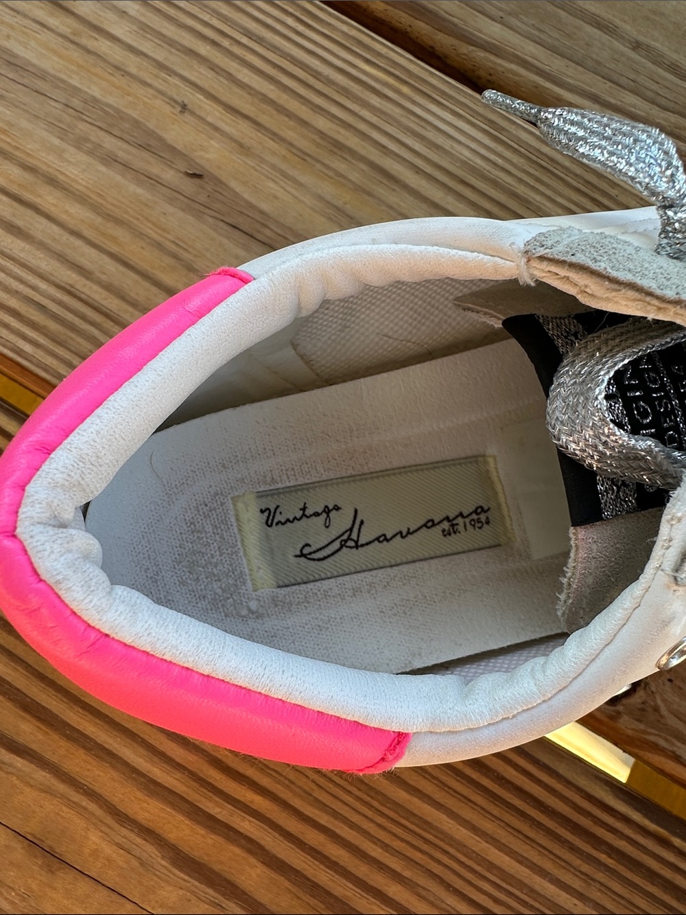 Vintage Havana Cream Sneakers with Silver Star and Pink Heel - Picture 2 of 7